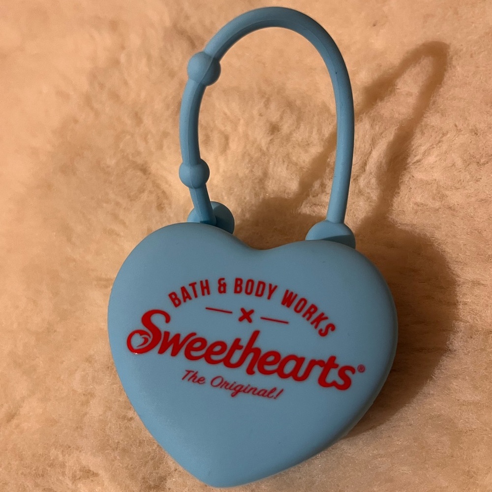 NWOT Bath & Body Works x Sweethearts Limited Edition Pocketbac Holder - Picture 2 of 2